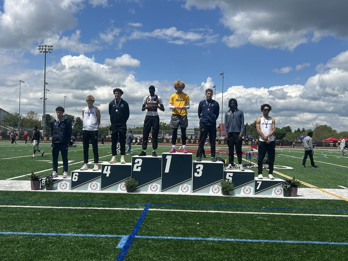 MarywoodXCTF's tweet photo. Shilo Bivins set a new Marywood high jump school record at the AARTFC Championships, clearing 1.97m to surpass Tyler Shottoβs previous mark of 1.92m set in 2017. Bivins also earned an 7th-place finish in the competition.
#SetThePace | #GoPacers https://t.co/VPywYKaxQB
