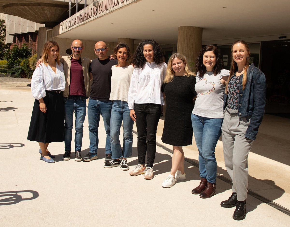 MACC_UC's tweet photo. 🎉 Nuestros compañeros del Grupo de Innovación Docente #InMaths han conseguido el accésit del Consejo Social de @unican por el proyecto “Innovar para aprender: transformando la enseñanza de las matemáticas en la ingeniería mediante metodologías activas"
https://t.co/5QclNI6Zpt https://t.co/oQ0Hyr4MKq