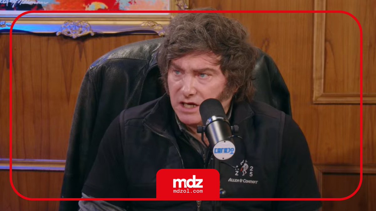 mdzol's tweet photo. MILEI DESPLEGÓ SU VERBORRAGIA MÁS AGRESIVA EN UNA MARATÓN DE ENTREVISTAS

El presidente Javier Milei protagonizó ayer una extensa aparición mediática por más de cuatro horas entre los programas "Las Tres Anclas" y "Aftermarket". Insultó a periodistas, calificó de "cómplices de asesinato" a quienes defendieron la Ley de Interrupción Voluntaria del Embarazo, y arremetió contra los economistas que cuestionan su modelo. "Ese hijo de puta que dijo 40 veces que eché a Toto, lo dijo cada vez que Toto se tuvo que sentar en una mesa a negociar cosas complicadas", criticó sin dar nombres. 

La cruzada más violenta fue contra la periodista Débora Plager, a quien acusó directamente de ser "cómplice de asesinato" por haber defendido la ley del aborto legal en el Congreso. "La señora Débora Plager es cómplice de asesinatos. Fue a defender eso sin saber del tema y sin haber leído la ley. Todos los pañuelitos verdes son cómplices de todas las muertes que hay por abortos", afirmó con vehemencia. Milei desplegó una teoría conspirativa que vincula la legalización del aborto con el sistema previsional: "Cuando venga el quilombo demográfico, hay que ir a buscarla y decirle: 'Mirá, querida, gracias a vos son peores'". El Presidente incluso relacionó la caída de la tasa de reproducción en Argentina con "un genocidio" impulsado por quienes defendieron la ley sancionada en 2020.  

A la vez, respaldó al diputado libertario Manuel Quintar, que llevó un auto Tesla al Anexo del Congreso. "A lo que voy es lo siguiente, si el tipo se ganó honestamente, se lo gasta en lo que se le canta el culo, a mí qué me importa", afirmó. Además, reveló haberle pedido uno a Elon Musk: "Yo probé uno y me encantó, le pedí a Musk si me regalaba uno para moverme en Argentina, no me dio pelota”.  

¿Quién pagó el ajuste? 

Cuando se le preguntó por la caída del salario real, respondió con una explicación sobre "shocks externos" y "corridas cambiarias", pero admitió: "Los salarios en términos reales empezaron a caer. La sensación de frustración estaba a full. Es muy frustrante eso". Sin embargo, relativizó el impacto: "Yo comprendo que la gente le generó una frustración enorme, pero el escenario alternativo era inmundo. Una de las cosas que pasa cuando uno está en la silla eléctrica es que tiene que elegir entre un escenario malo y otro que es una reverenda mierda".

Con su vulgaridad habitual, el Presidente criticó a los economistas que, según él, viven desconectados de la realidad: "No es a ver cómo me masturbo mejor con un modelo, es tengo que tomar decisiones en un mundo con una incertidumbre de la re puta madre".  

Por otro lado, Milei reconoció con orgullo que su gestión ha beneficiado al sector privado mientras castiga al público. Cuando se le mostró un gráfico sobre la evolución salarial, reconoció: "¿Quién pagó el ajuste? El público. El que peor le va en términos de salario en Argentina, ¿quién es? Soy yo". Agregó: "Ajusté a cero. Cero. Y lo otro son los no registrados". El sector informal y los empleados estatales fueron las principales víctimas del programa económico, mientras que el sector privado registrado "está como empatado" y "va a ir para arriba".  

Exterminar la inflación 

Nuevamente, Milei arremetió contra lo que llamó "el 95% de los periodistas" y los acusó de vivir de la pauta. "Me encantaría que los periodistas presentaran un proyecto para ser persona políticamente expuesta y que presenten su patrimonio. Si están limpios, que me cuenten cómo hacer para depurar a todos estos mentirosos que mienten con políticos de fondo", desafió. Después endureció el tono: "Hay un problema de accountability. ¿Cómo reparás el daño? Le cagaste la vida a un tipo o una familia. Y mira si encima no es fuerte emocionalmente y se suicida. Te cargaste con una vida humana".  

Además, sin nombrarla, el Presidente apuntó contra ¿Marcela Pagano? con el apodo que le inventó Lilia Lemoine: "La clave del progreso de Argentina está en los argentinos. Si los argentinos boludean y se pierden en las operaciones del lechón iraní, nos vamos a hacer mierda", sentenció.  

En cambio, Milei se deshizo en elogios para su equipo de ministros: "Yo estoy fascinado. Soy un afortunado por tener el equipo que tengo. Cada uno de los ministros que me acompañan son una bendición", afirmó. Sin embargo, después admitió que las decisiones fundamentales se alinean bajo su criterio exclusivo: "Yo planteo cuáles son los objetivos, planteo cuáles son los límites morales de qué políticas se pueden aplicar o no, y después ellos resuelven".  

El Presidente admitió que ya no va diariamente al Palacio de Gobierno: "Nosotros estábamos todo el día en Casa Rosada, algo que ya no hago. Yo trabajo desde Olivos". También reconoció que las reuniones de Gabinete, que al inicio eran diarias, ahora son esporádicas: "Pasamos a dos veces por semana, después a una vez por semana y ahora es como que más en temas muy puntuales".  

En sus cuatro horas de exposición, dejó en claro nuevamente que prefiere la confrontación permanente, y que su obsesión con "exterminar la inflación" justifica, a sus ojos, cualquier costo social o institucional.