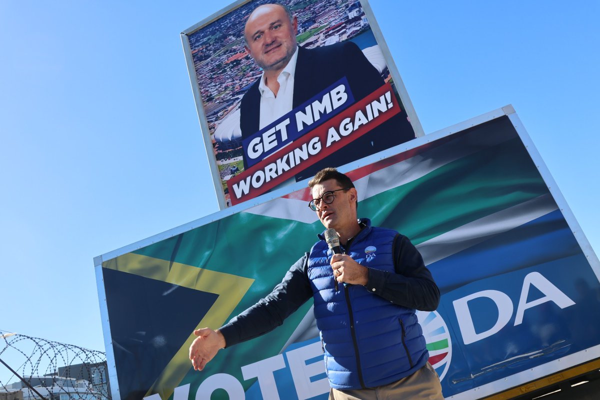 DAEasternCape's tweet photo. The DA stepped things up a notch in our battle to #getNMBworkingagain by intensifying our campaign to make Nelson Mandela Bay safe again.
We unveiled the first of our mayoral campaign billboards in Korsten, Gqeberha. Our message on crime is simple: Catch. Convict. Clean up! https://t.co/hOznFyh7ik