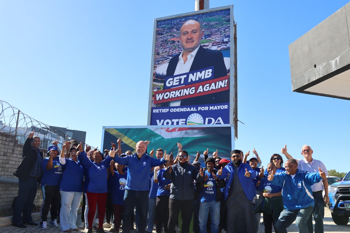 DAEasternCape's tweet photo. The DA stepped things up a notch in our battle to #getNMBworkingagain by intensifying our campaign to make Nelson Mandela Bay safe again.
We unveiled the first of our mayoral campaign billboards in Korsten, Gqeberha. Our message on crime is simple: Catch. Convict. Clean up! https://t.co/hOznFyh7ik