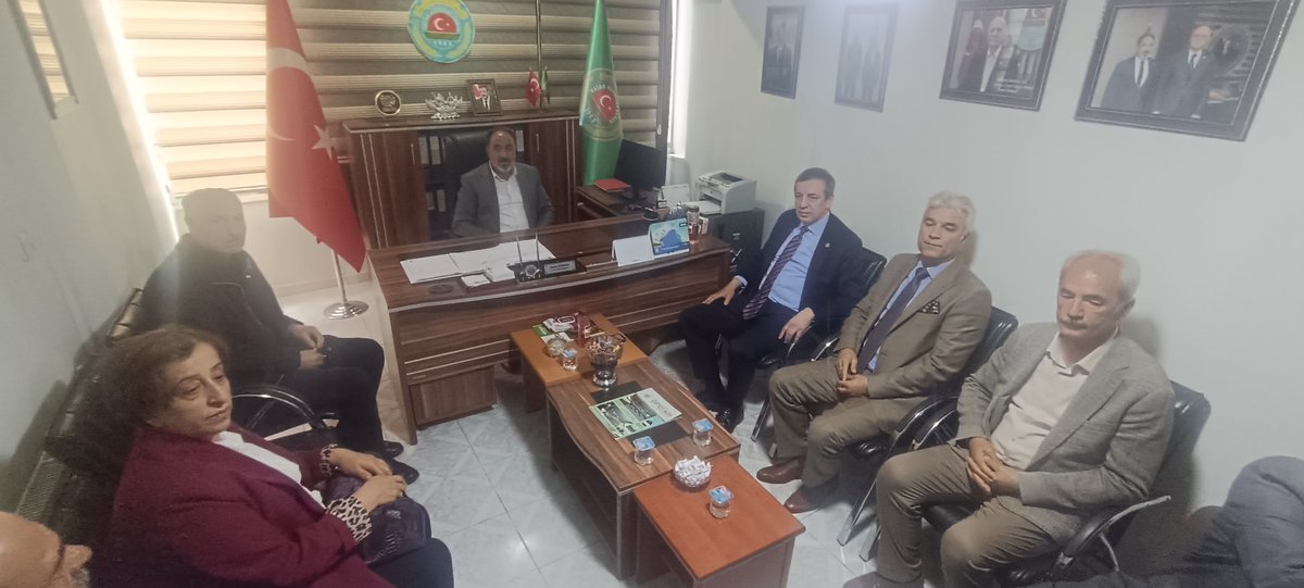 BingolOdas's tweet photo. CHP İzmir Milletvekili Rahmi Aşkın Türeli ve Bingöl İl Başkanlığı heyeti, Bingöl Ziraat Odası Başkanımız Haşim Bürkek'i ziyaret ederek Dünya Çiftçiler Gününü kutladı. https://t.co/gYMeBqT5yx