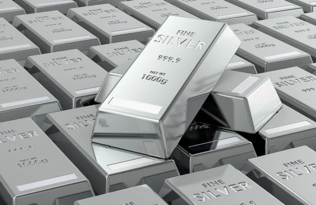 32calbuckshot's tweet photo. 📉 Spot silver plunges 8% intraday to $76.79 per ounce https://t.co/blnID3YHBE