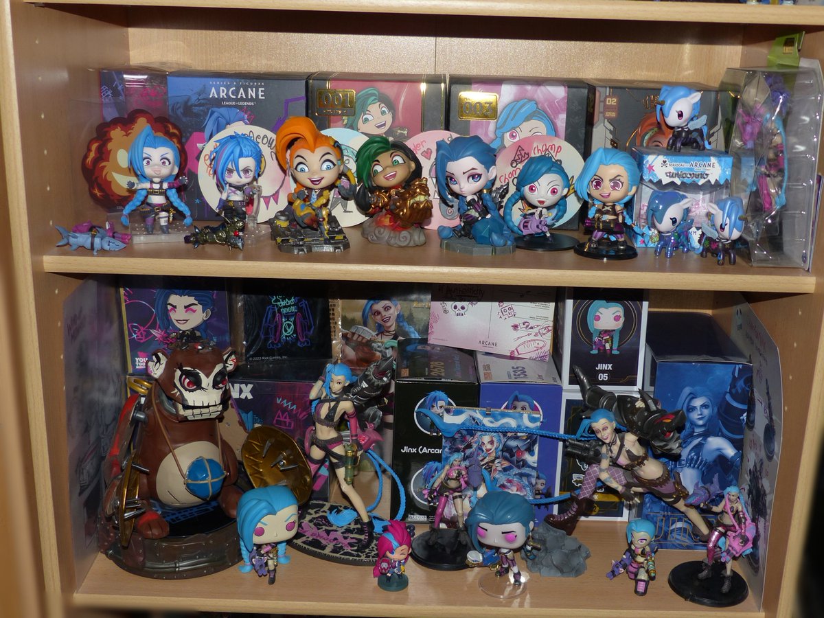 MissMinzington's tweet photo. In this household we love Jinx from League of Legends / Arcane. ♡  

Jinx Collection Update 2026  

#Jinx #LeagueOfLegends #Arcane #RiotMerch #GetJinxed https://t.co/2ztFMLU9Hl