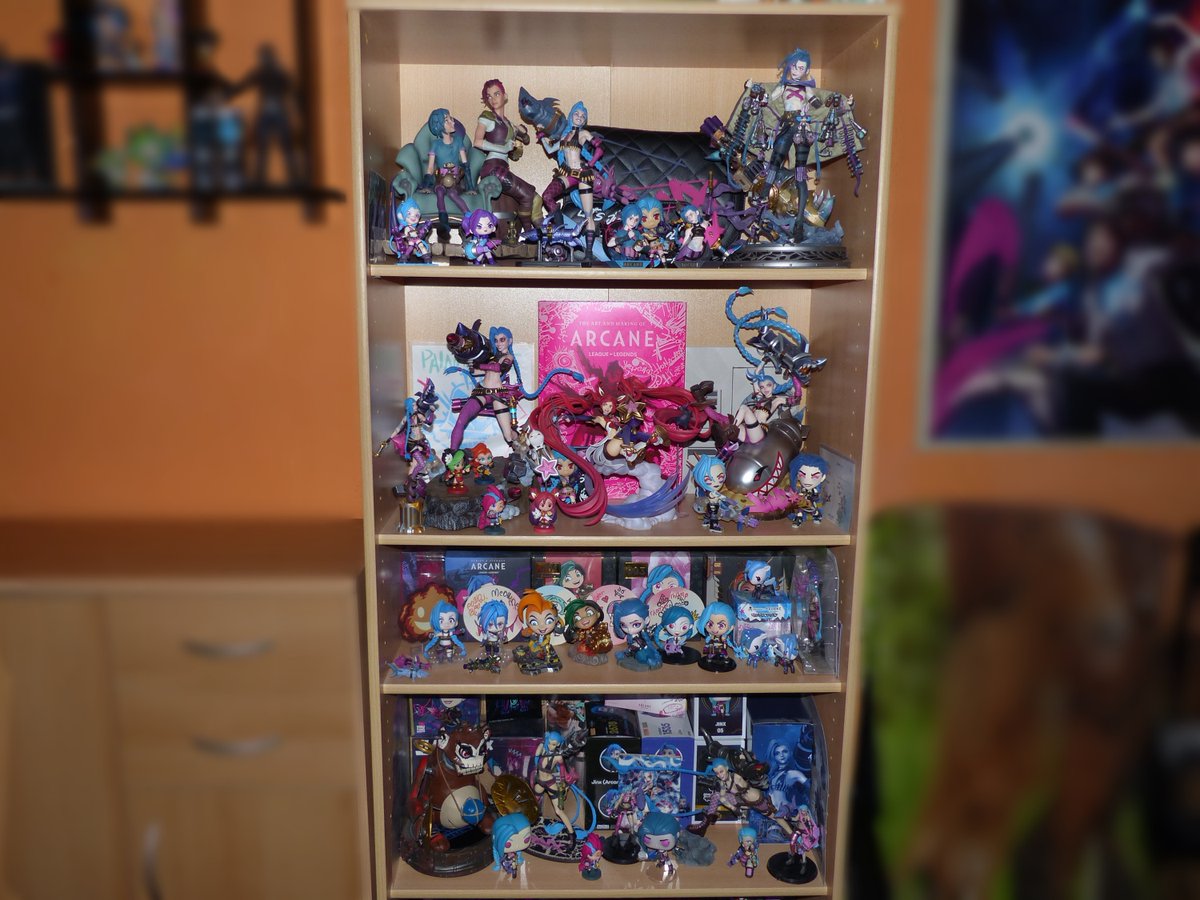 MissMinzington's tweet photo. In this household we love Jinx from League of Legends / Arcane. ♡  

Jinx Collection Update 2026  

#Jinx #LeagueOfLegends #Arcane #RiotMerch #GetJinxed https://t.co/2ztFMLU9Hl
