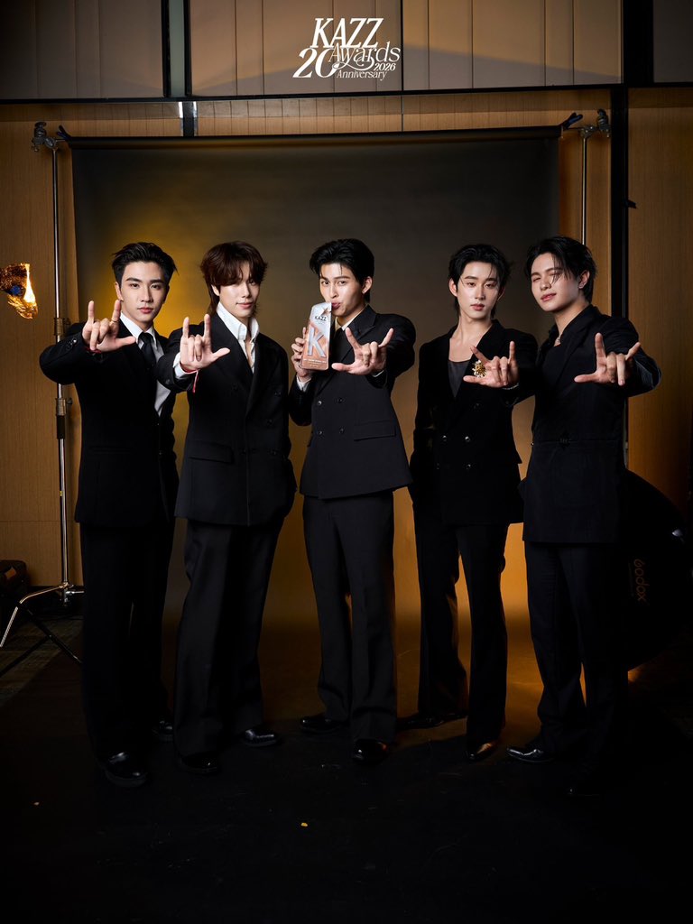 hakuna matata ♡ *อยู่ในโหมดไถนา24ชม.* tweet media