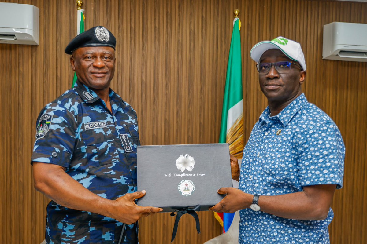 NGCrimeRadar's tweet photo. “Security is everybody’s business.” — IGP Disu

During a meeting with the Edo State Governor, the IGP emphasized intelligent policing, policing by consent, community partnership, and transparency in law enforcement.

#PoliceReform #CommunityPolicing #NigeriaPolice https://t.co/6jiNx0M5ab