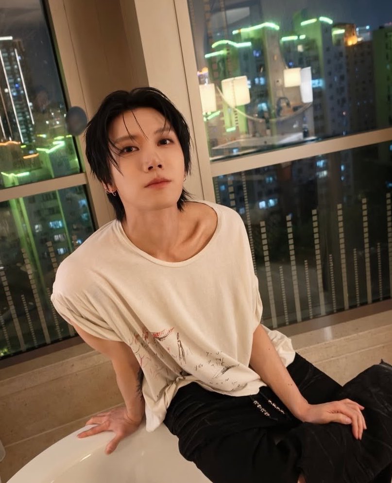 chrollo tweet media