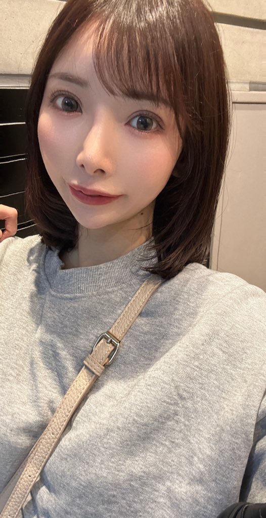 yu____rinchi's tweet photo. 昔シール流行ってて今も流行りきてて
甥っ子が集めてるお腹シール送ったら
(昔はそんなのはなかった)
喜んでくれたみたいで叔母さん超幸せ🩵 https://t.co/4i51e4ggFI