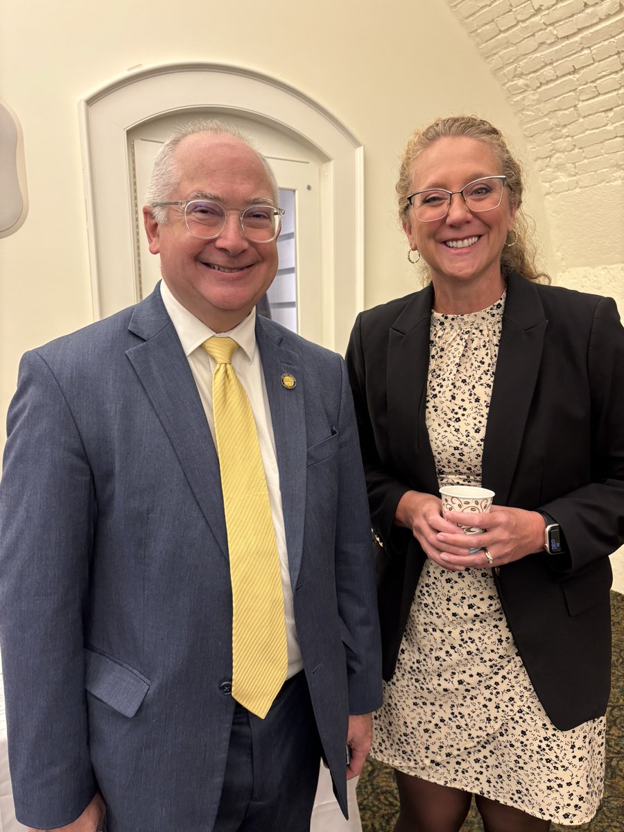 PB_Ohio's tweet photo. PBO legislative briefing was held @ Ohio Statehouse. Ohio Legislators, their staff &amp; Executive Agency Staff, learned how to help protect their constituents' vision w/ PBO programs/services. Thanks to the Representatives &amp; Senators, Legislative staff &amp; PBO Board who attended! https://t.co/LJwJMsN0Xx