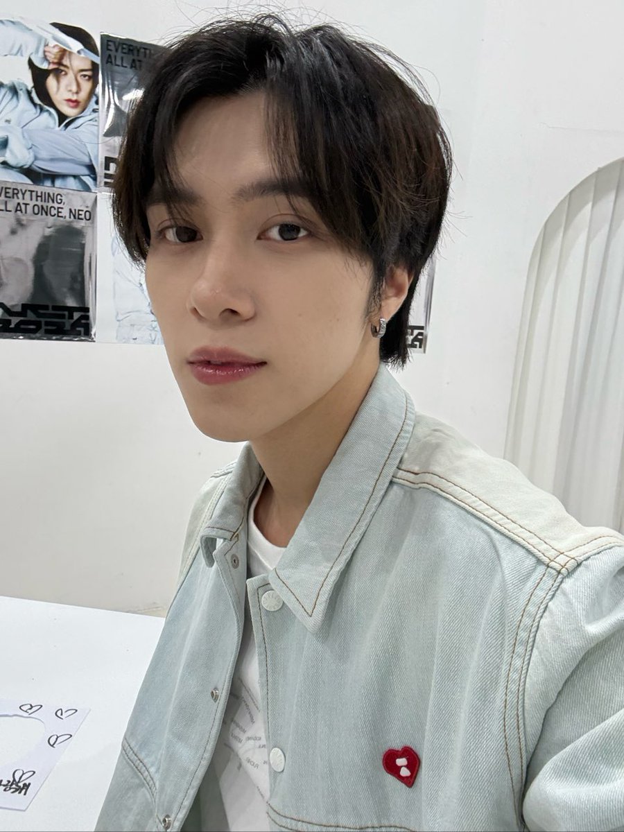 hendery 𝘧𝘪𝘭𝘮 tweet media