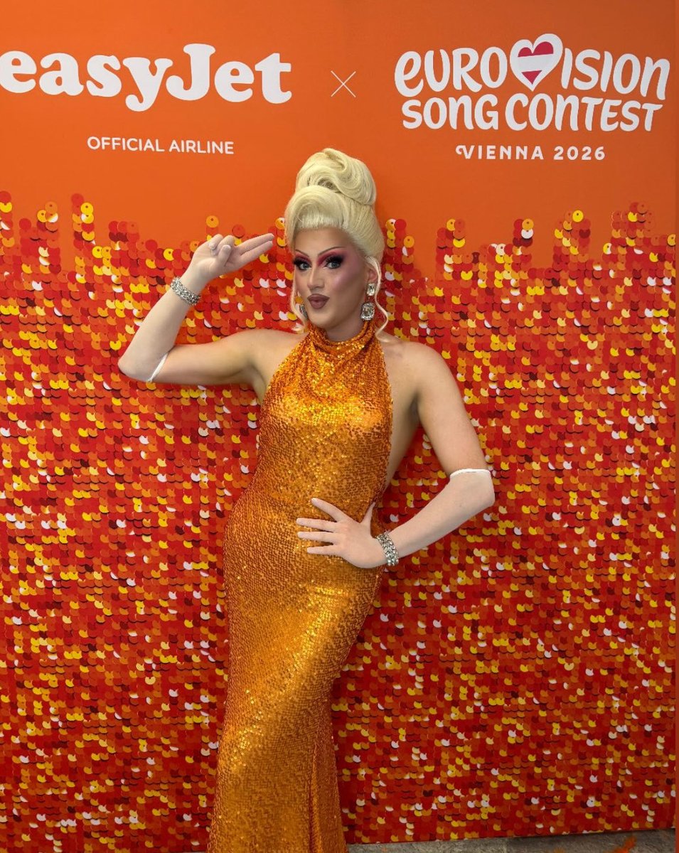 daisymattel's tweet photo. THATS MY MOTHER 🧡🧡 https://t.co/mOljeQLE2X