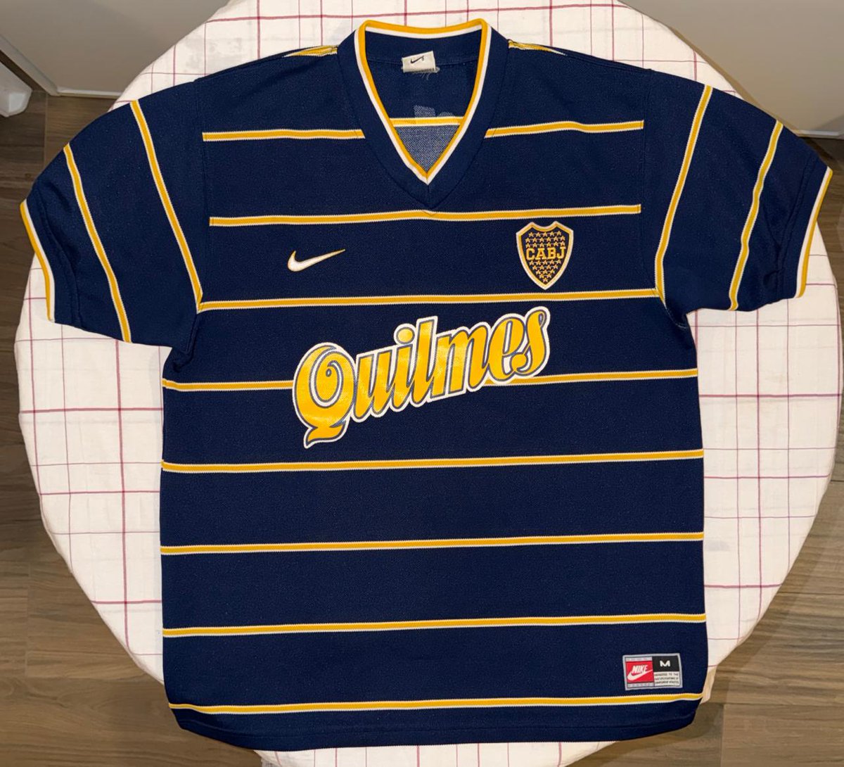 Crm95__'s tweet photo. @marto_m3 Mercosur M (sería un L amplio) $399.999 BRILLA
Campeones 2000 XL (un mini detalle en la espalda, ni se nota) BRILLA $309.999 https://t.co/OF0KvuhEXI