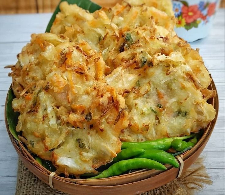 BASEBIJI's tweet photo. ✨ SESI I ㅡ Gorengan ✨

Tim bakwan sayur or Tim bakwan jagung? https://t.co/EunQZxDBoD