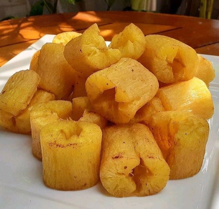 BASEBIJI's tweet photo. Tim singkong goreng or Tim ubi goreng? https://t.co/pE126xuHSQ