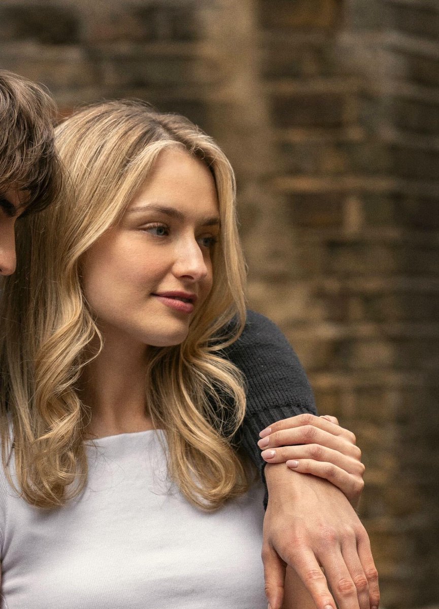 aoisfe's tweet photo. The AOIFE cast is out! she’s so prettyyyy 😭😭 https://t.co/u9EJGoAOSM