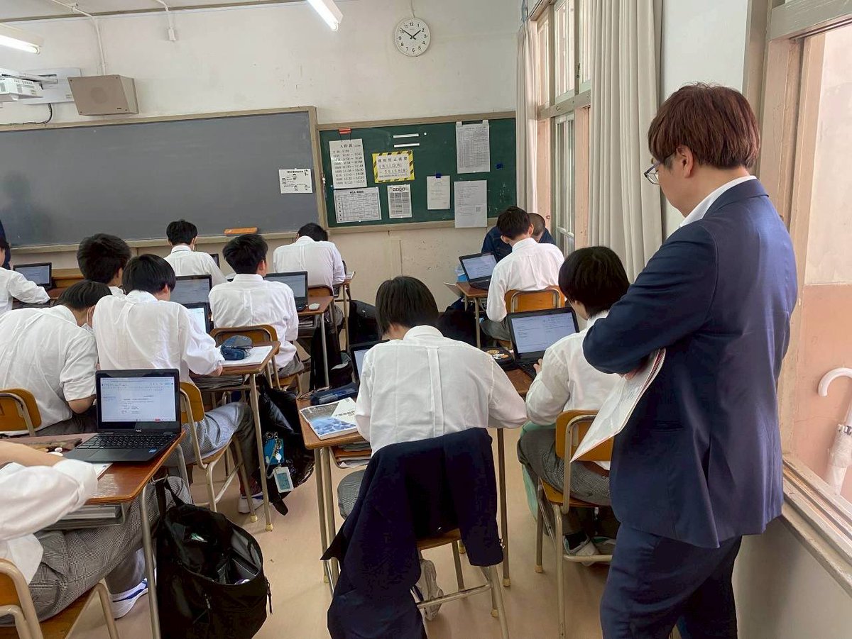 parentsbunin's tweet photo. 東淀工業高校を訪問。

機械工学科、電気工学科、理工学科の3学科が設置されており、「誠実」「創造」「勤勉」を校訓とし、積極的に様々な教育活動を実践。

5軸や卓上のマシニングセンタや、DX化をめざしたハイテク系の機器も。

「ものづくり」を通して学ぶことを楽しむことができる学校づくりを進めている。

https://t.co/cJ2YDYf16G

#大阪府教育委員会
