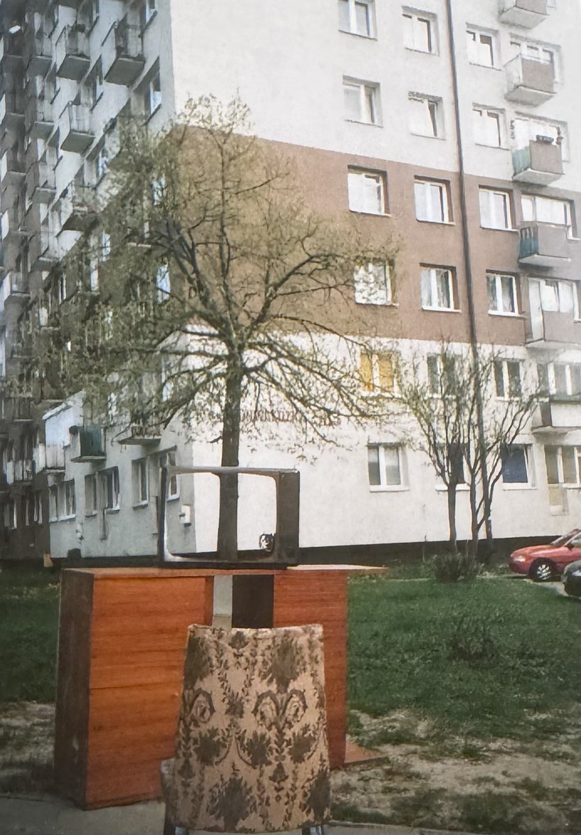 b_biesek's tweet photo. Broadcasting Reality ’2026
Gdansk, Poland
An empty television frame placed within everyday urban space redirects attention from mediated imagery toward immediate lived reality.#art
https://t.co/Nsf19yd3n7 https://t.co/mYIulAPzv7