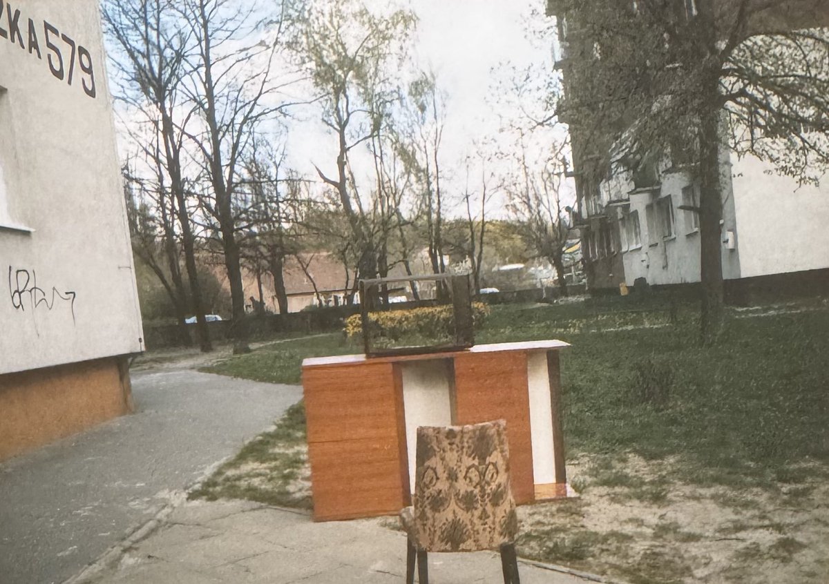 b_biesek's tweet photo. Broadcasting Reality ’2026
Gdansk, Poland
An empty television frame placed within everyday urban space redirects attention from mediated imagery toward immediate lived reality.#art
https://t.co/Nsf19yd3n7 https://t.co/mYIulAPzv7