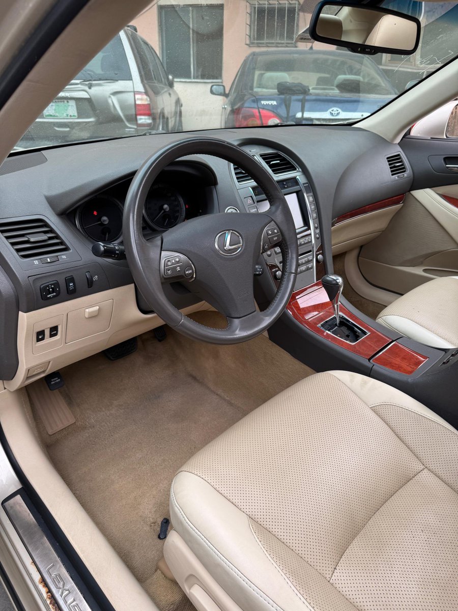 Autorush2's tweet photo. 🚘: Few months registered 2011 Lexus ES350
💰: Now 10,600,000 naira ($7.5k) only https://t.co/miwQIeaf2k
