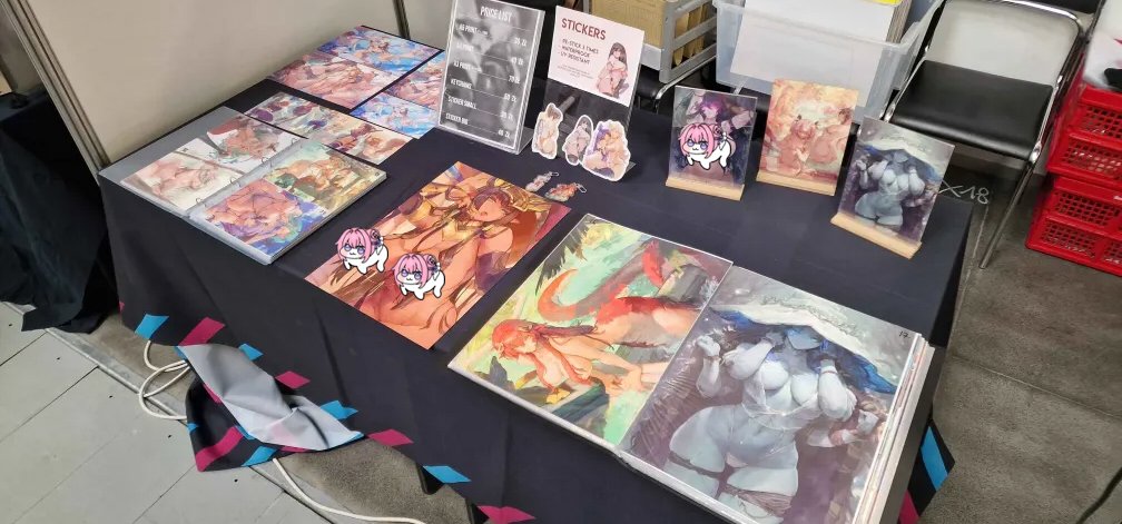 Cutesexyrobutts tweet media