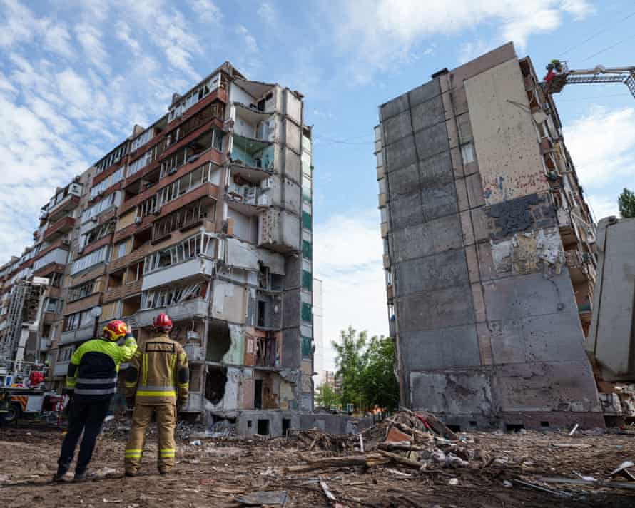 shot_comedy's tweet photo. Ukraine has launched drone strikes inside Russia after suffering three days of heavy bombardment from Russian missiles and drones. Civilian areas in Kyiv were hit hard as the war enters another dangerous phase of escalation and long-range retaliation. https://t.co/r3ktwsZYP6