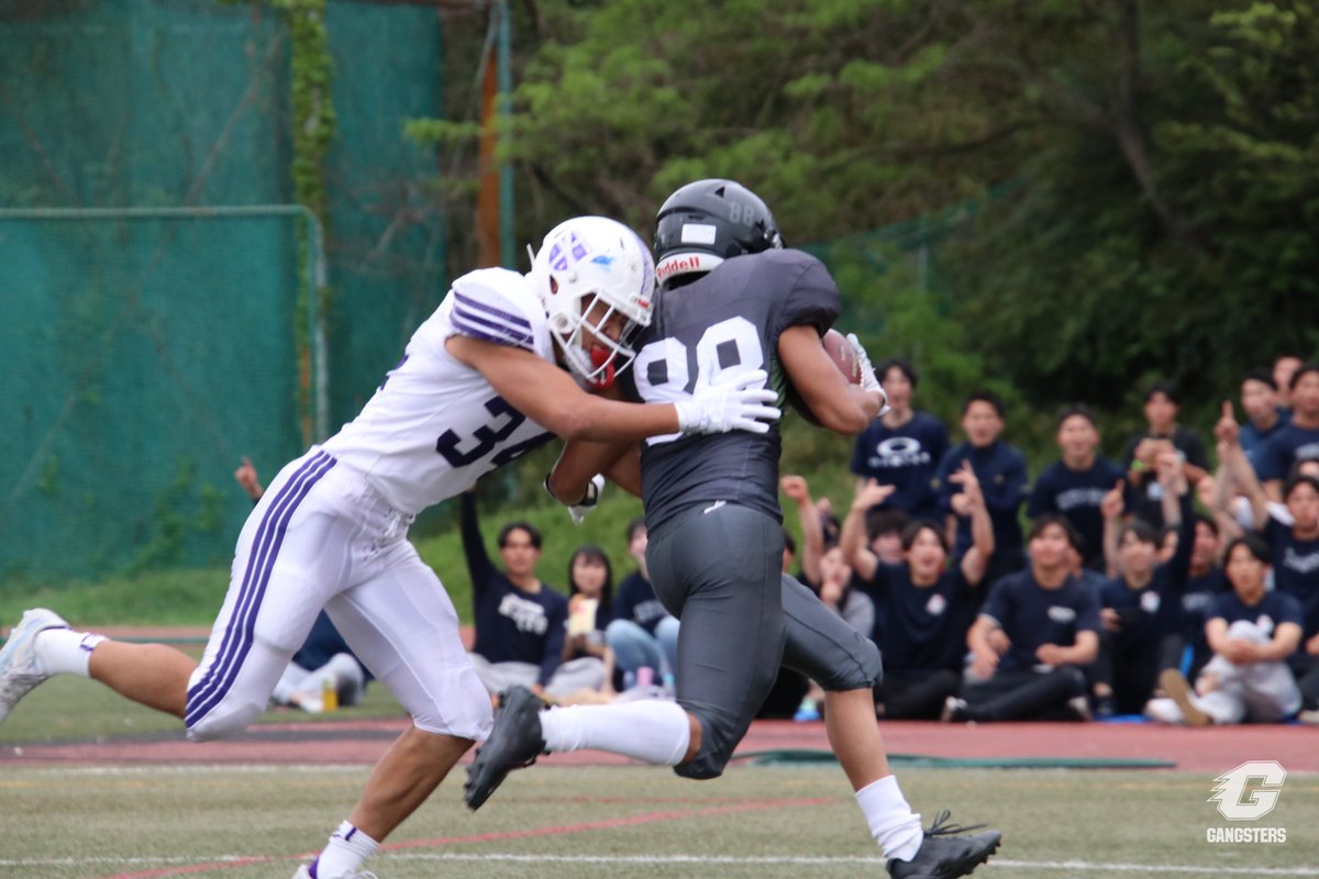 KyotoU_Football's tweet photo. 【野球部相互応援】
4月19日(日)に行われた今出川ボウルでは、京都大学硬式野球部のみなさん59名が応援に来てくださいました！

京大の仲間たちの声援は本当に心強かったです。
本当にありがとうございました！

今度は私たちが全力で応援しに行きます🔥

#Football #京都大学 #アメフト #今出川ボウル https://t.co/nBe9DcnI17