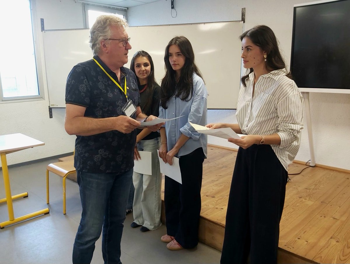 LyceeBalagne's tweet photo. Le Lycée de Balagne a vibré au rythme du verbe et de la réflexion. Pour cette première édition, en partenariat avec Le Rotary Club de Balagne, cinq élèves Baptiste, Lucie, Nina, Pauline et Stella ont relevé le défi de l'art oratoire.
Merci au Rotary Club de Balagne 🙏🏻
@accorse https://t.co/ckDdVaLmsY