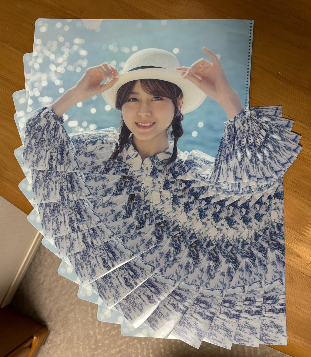 you_inori_nana's tweet photo. クリアファイル並べてみたw https://t.co/wtukxGvuZk