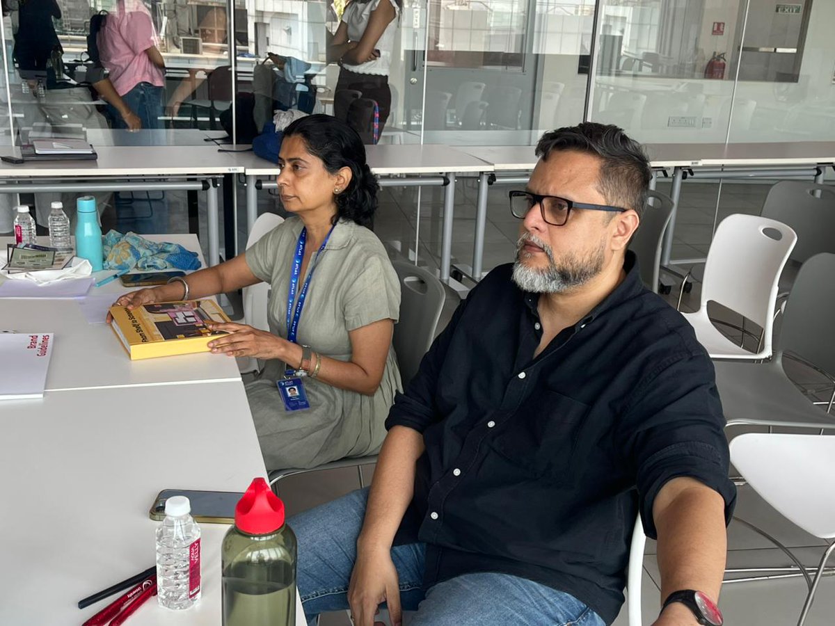 mahesh_patil's tweet photo. Spent a lovely day at for the capstone jury @isdimumbai .
Loved seeing students explore questions around local lettering poster culture, coffee experiences, education systems, and growth strategy.
#DesignEducation #DesignStudents #DesignThinking #DesignCulture https://t.co/HGRhKYSliV