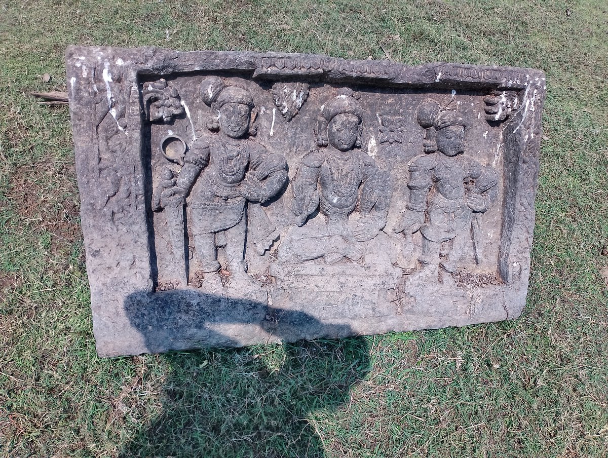 SachinES3's tweet photo. @swamin400 Hi Sir, I saw these sculptures behind the temple called Pattadadevarakere in Chikkanayakanahalli Taluk, Tumkur District. These sculptures have been thrown beside the lake. If lake fills fully these will submerged. https://t.co/ad7R44l4QQ