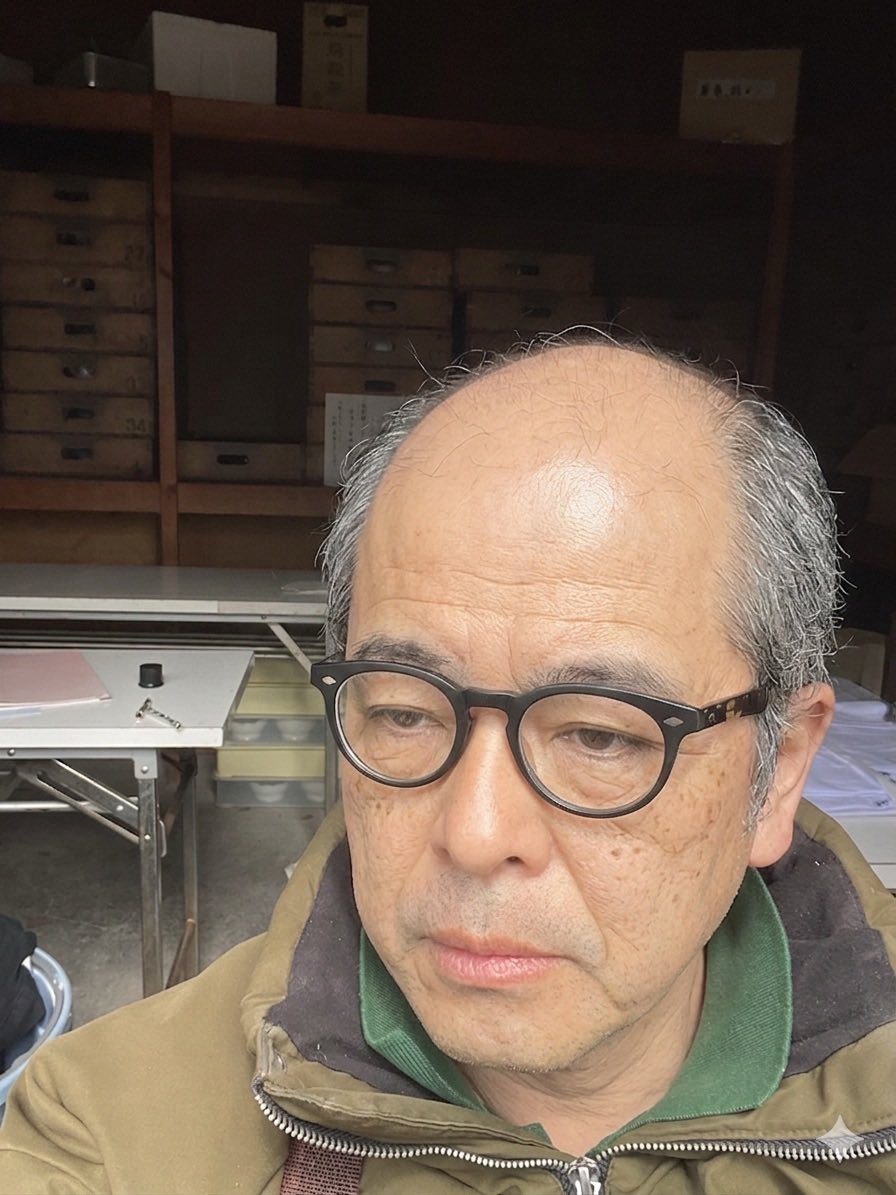 Wakaeya's tweet photo. 52歳相応の老け方と禿げ方とをAIに描いてもらうという遊び https://t.co/qvCwrCSoqP
