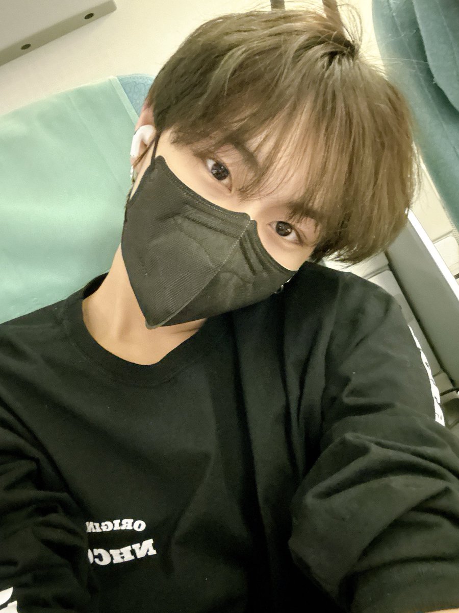 idokytti's tweet photo. 갑.자.기
정원비행기셀카좋음 https://t.co/ZYg8aEpVH6