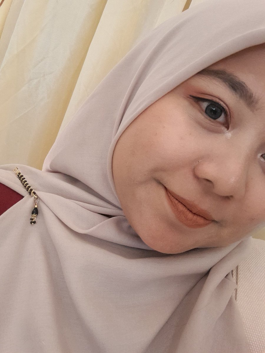 ucinsih tweet media