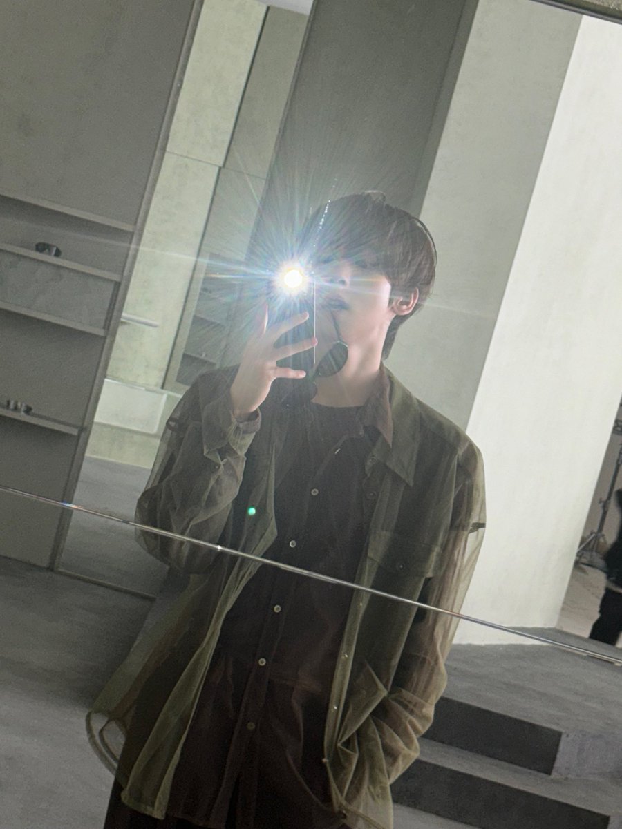 han yujin pics tweet media
