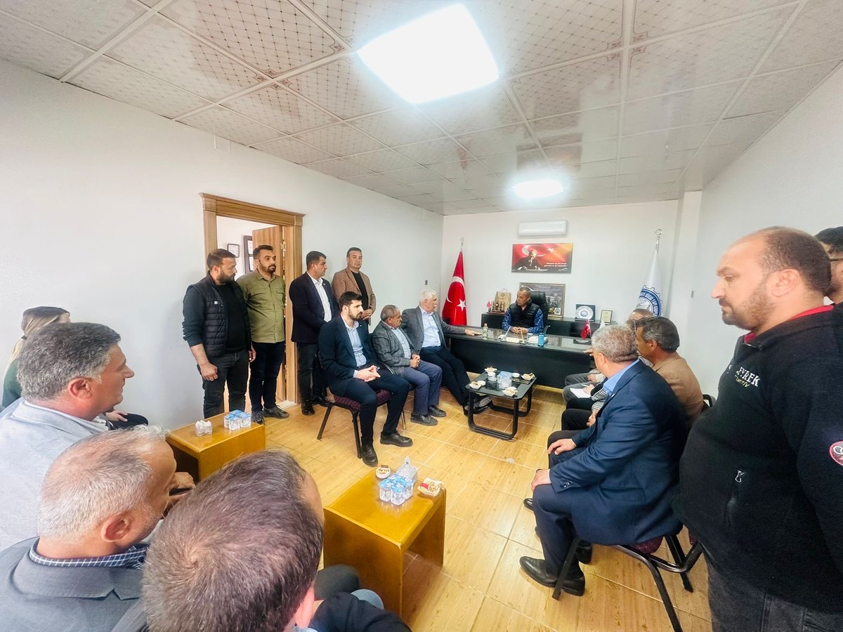 kadimdurmaz's tweet photo. 📌 Şırnak Küçük Sanayi Sitesi Yapı Kooperatifi’ni ziyaret ettik. 
Şırnak saha çalışmalarımız kapsamında, İl Başkanlığımız ve parti örgütümüzle birlikte, Şırnak Küçük Sanayi Sitesi Yapı Kooperatifi’ni ziyaret ettik.

Üreten, emek veren esnafımızın ve kooperatif üyelerimizin sorunlarını, beklentilerini ve çözüm önerilerini dinledik. Şırnak’ın üretimine, emeğine ve kalkınmasına katkı sunan her kesimin yanında olmaya devam edeceğiz.

#Şırnak #SahaÇalışması #Emek #Dayanışma #CHP

#Şırnak #SahaÇalışması #Emek #Dayanışma #CHP