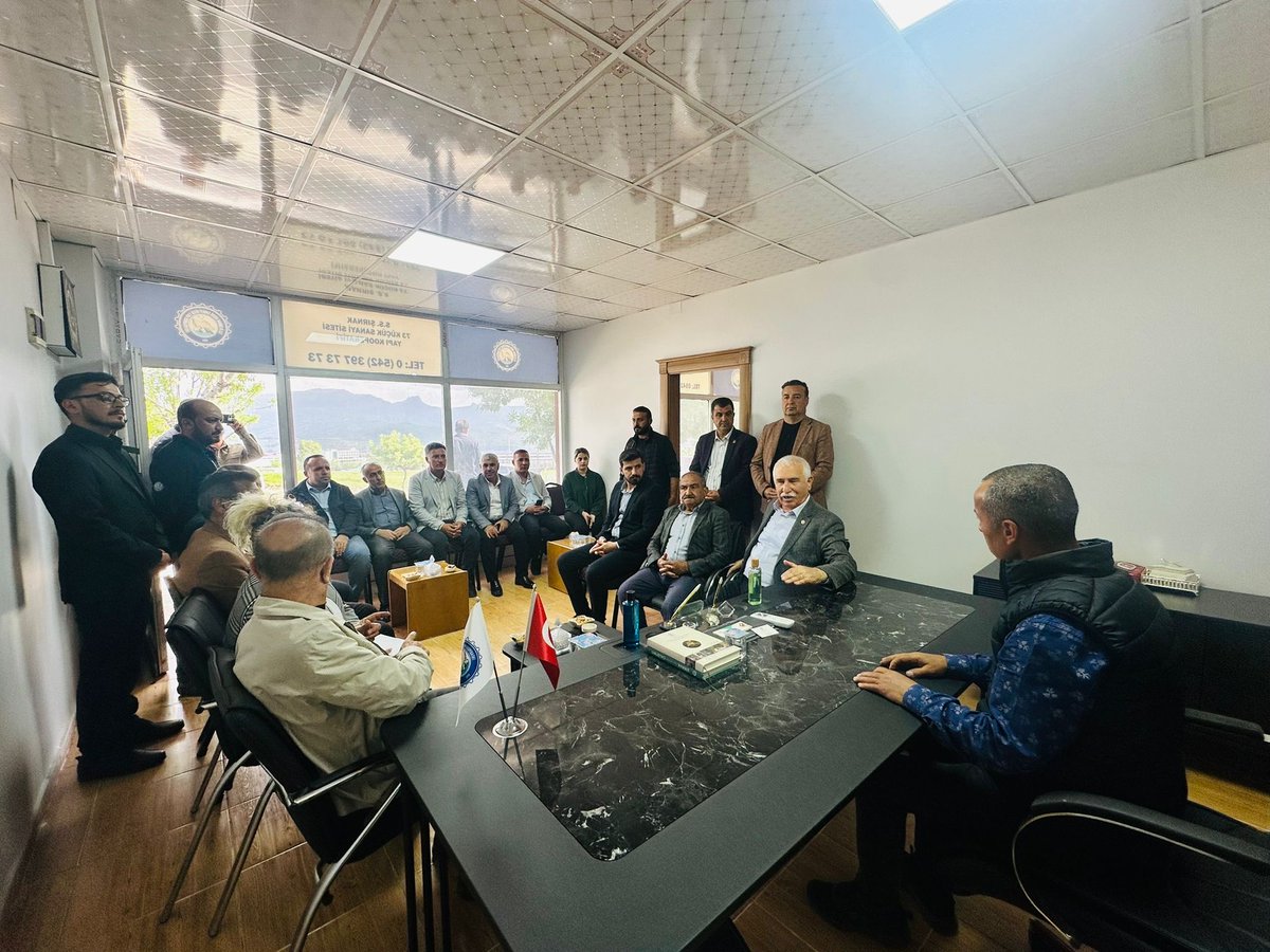 kadimdurmaz's tweet photo. 📌 Şırnak Küçük Sanayi Sitesi Yapı Kooperatifi’ni ziyaret ettik. 
Şırnak saha çalışmalarımız kapsamında, İl Başkanlığımız ve parti örgütümüzle birlikte, Şırnak Küçük Sanayi Sitesi Yapı Kooperatifi’ni ziyaret ettik.

Üreten, emek veren esnafımızın ve kooperatif üyelerimizin sorunlarını, beklentilerini ve çözüm önerilerini dinledik. Şırnak’ın üretimine, emeğine ve kalkınmasına katkı sunan her kesimin yanında olmaya devam edeceğiz.

#Şırnak #SahaÇalışması #Emek #Dayanışma #CHP

#Şırnak #SahaÇalışması #Emek #Dayanışma #CHP