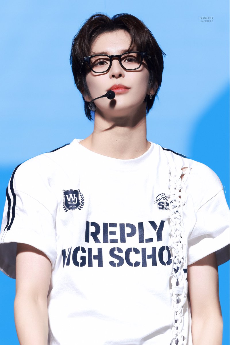 SoSong04_'s tweet photo. 260515 澳门 D1
👓

#송하 #SONGHA #SMTR25 https://t.co/XvwN3YZxtX