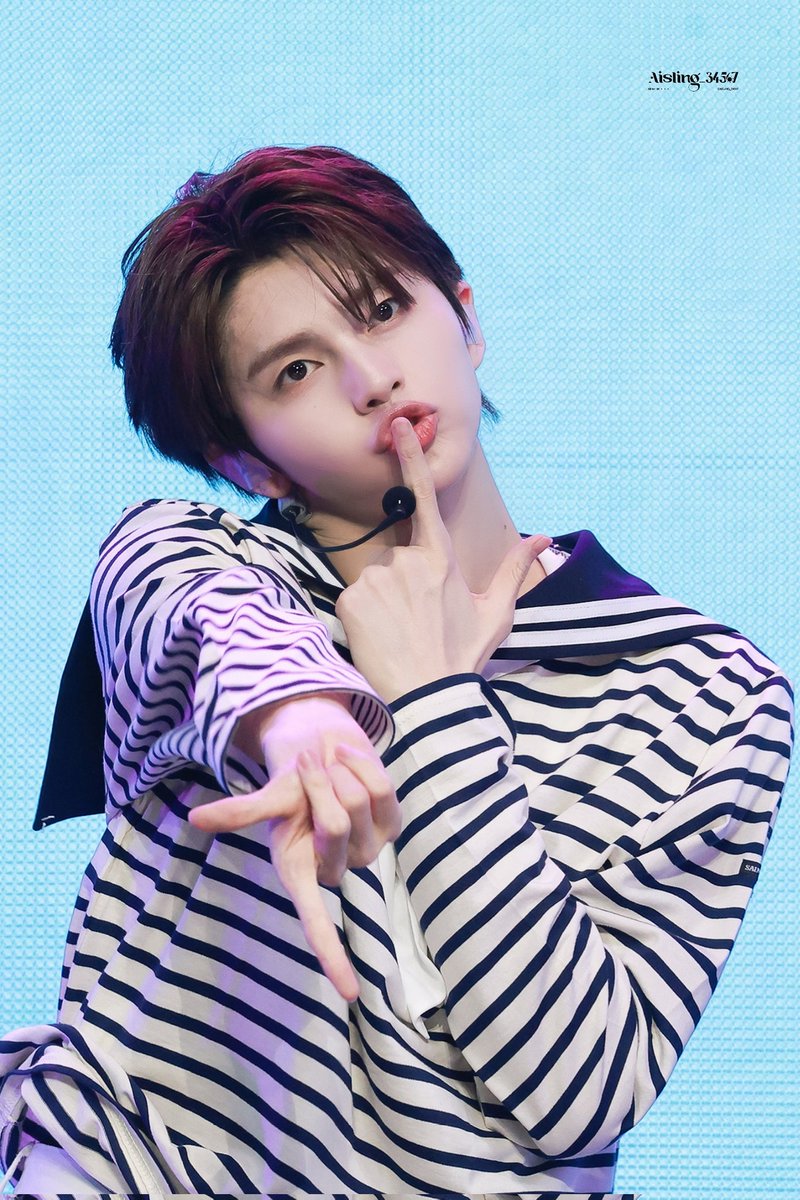 Dailywithharuta's tweet photo. It’s such a pity we didn’t get to see Haruta in a sailor outfit at the Macau fan meeting 🥹

Photo credits: on pic
#HARUTA #SMTR25 https://t.co/pC7S4drmtH