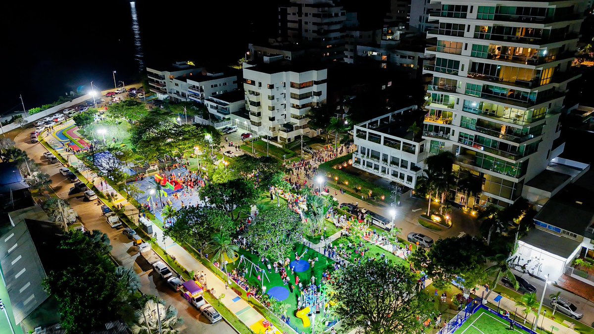 YamilHAranaP's tweet photo. Nuestro alcalde @dumek_turbay entrega hoy el Nuevo Chambacú y eso nos alegra mucho.

Cartagena vive un gran momento 👏🏻

De la mano con la @AlcaldiaCTG hemos aportado a la recuperación de espacios en la Heroica.

📍Parque Punta Castillo.
📍Centro Recreacional El Edén.
📍Parque y Cancha Múltiple de Las Delicias.
📍Parque y cancha en Rosedal y María Cano 
📍Parque del Jaime Morón  

Pronto entregaremos más. Unidos, gana Bolívar y gana Cartagena 💪🏼