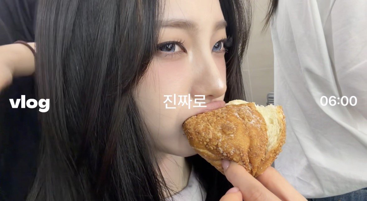 karinazzang's tweet photo. 에바 너 이렇게 귀엽다고??!!! https://t.co/Q5PbnJspgX