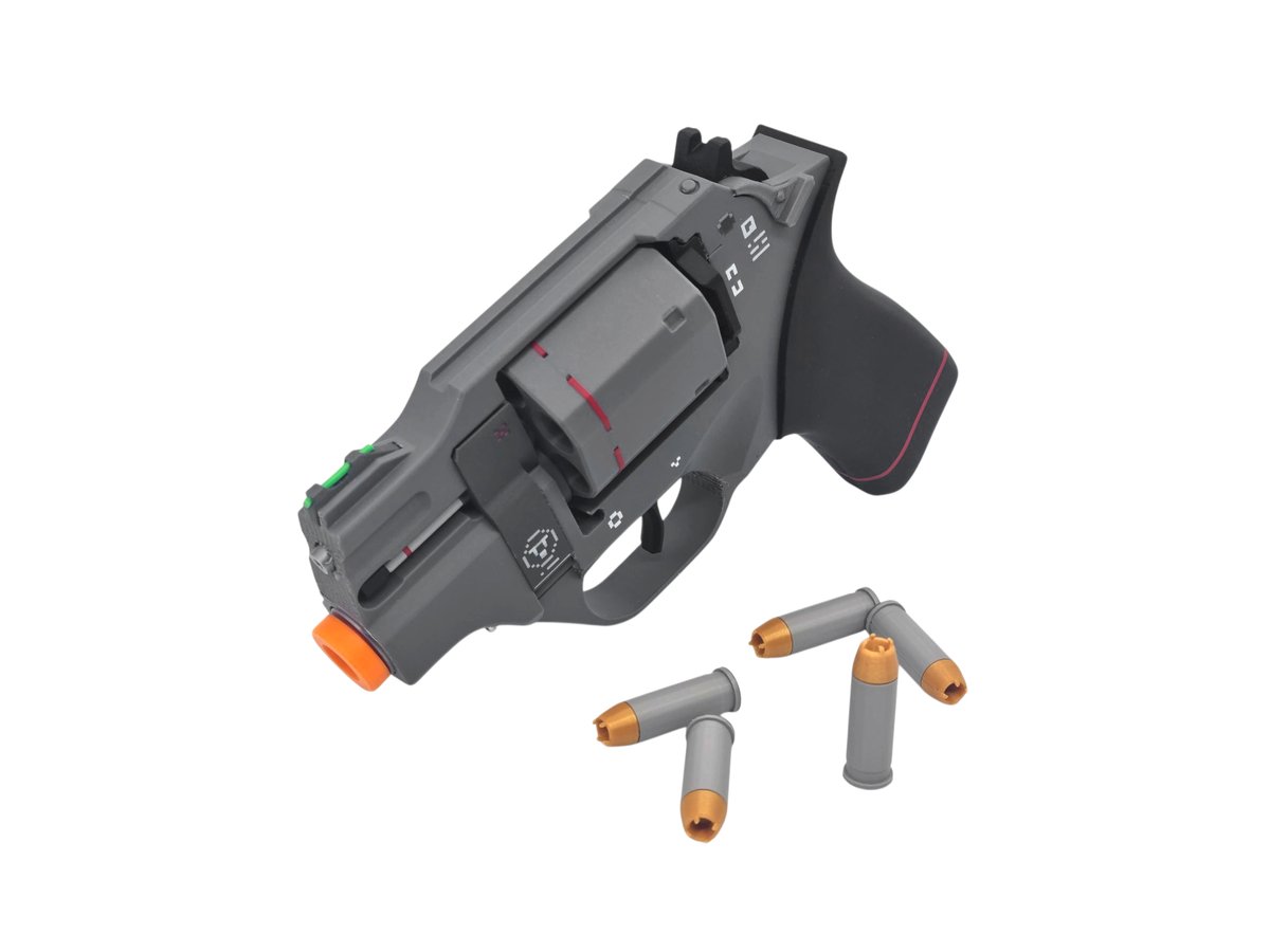 plasticbruv's tweet photo. Another custom job I got to make for a special client - the Einhorn Revolver from SIGNALIS! 
Features spinning and unloading cylinder. A pretty neat prop from what looks to be a pretty rad game! https://t.co/jERmlA7v6k