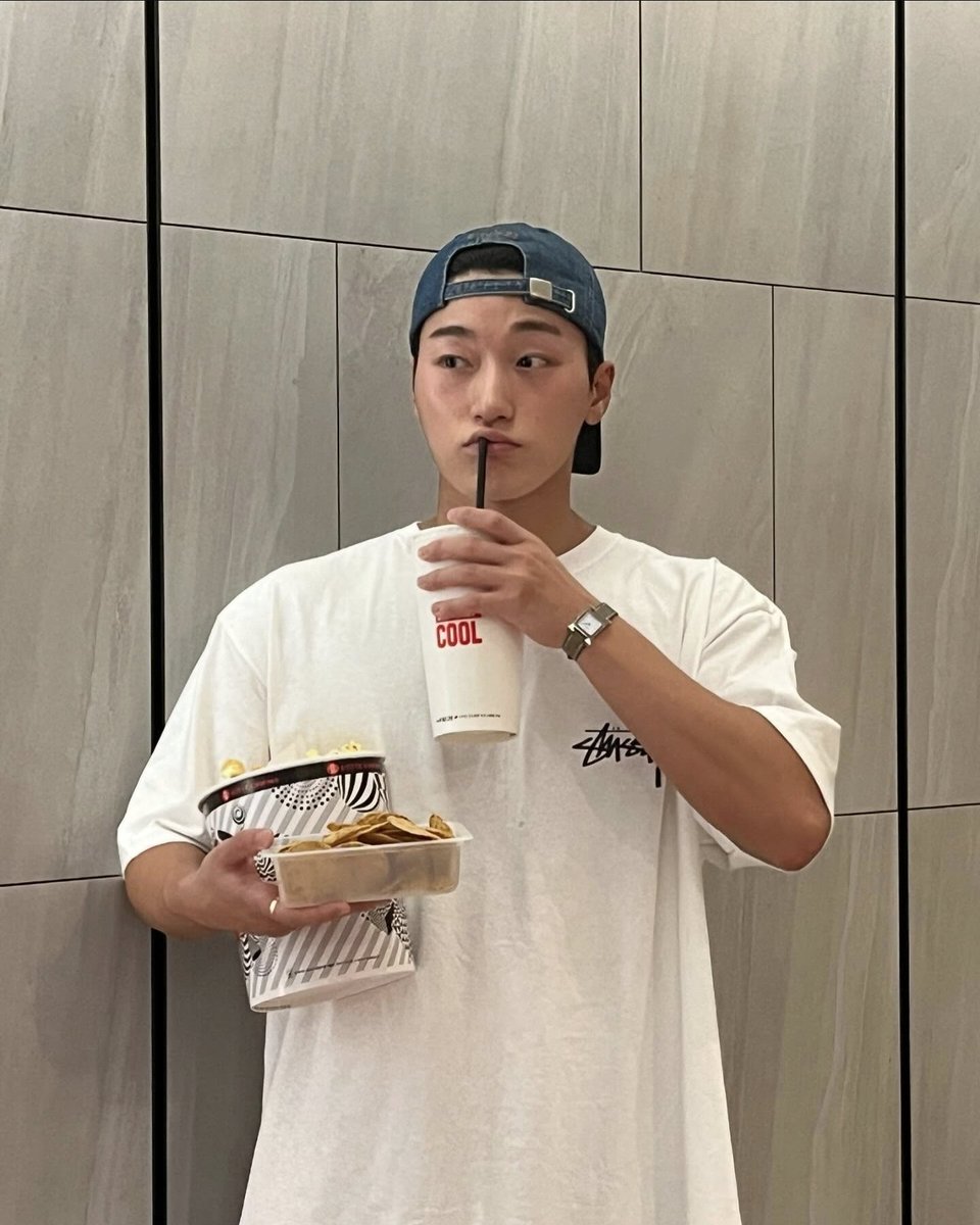 초이삼 tweet media