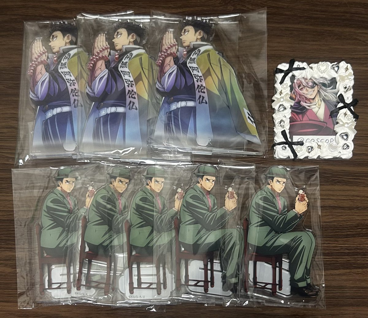 CQSCOP's tweet photo. 【譲渡・交換】鬼滅の刃 アクスタ ufotable ハロウィン クリスマス 海の家 ストロベリー 純喫茶

求 定価＋送料 or ハンドメイドクラブ 宇髄アクスタ

譲 猗窩座 玄弥 炭治郎 カナヲ しのぶ 伊黒 蜜璃 無惨 禰󠄀豆子 アオイ 産屋敷 悲鳴嶼

郵送でのお取引になります、お気軽にお声掛けくださいませ📮 https://t.co/3sTxZQdj9h