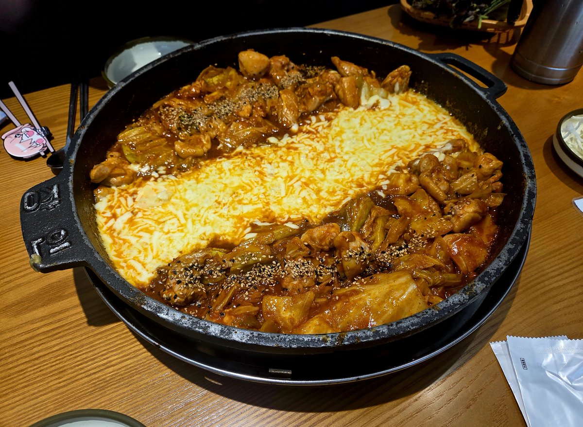 요와이 tweet media