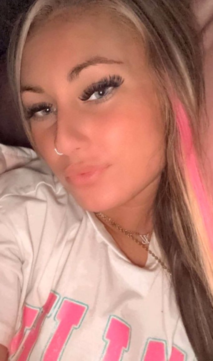 leah tweet media