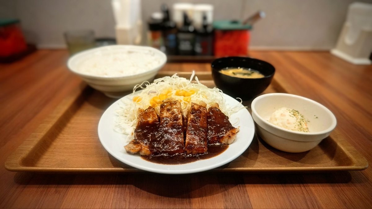 mrchilodren's tweet photo. 東京都 杉並区 高円寺北3丁目
『松屋』高円寺店
◎ 定食【期間限定】
🐷 トンテキ定食
◎ サイドメニュー
🥔 ポテサラ
詳細はInstagram
https://t.co/Qk1kHdsran
#高円寺グルメ #松屋 #モーニング #ランチ
#matsuya #豚テキ #トンテキ #tonteki
#ポテトサラダ #ポテサラ #porkloinsteak
#定食 https://t.co/lSt24edkuP