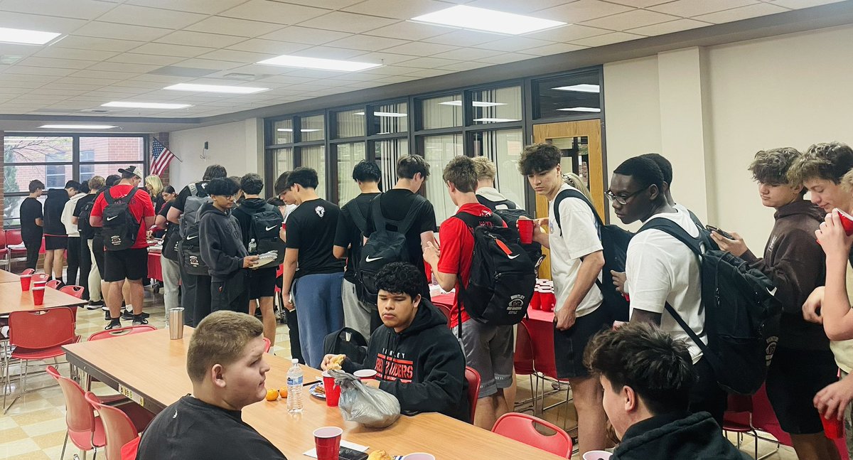 HuntleyFB's tweet photo. 2026 offseason in the books!! Congrats and a huge thank you to our football moms for organizing the end of the year breakfast!! Boys were well fed for sure!! #footballfamily https://t.co/vuFr9lyOKr