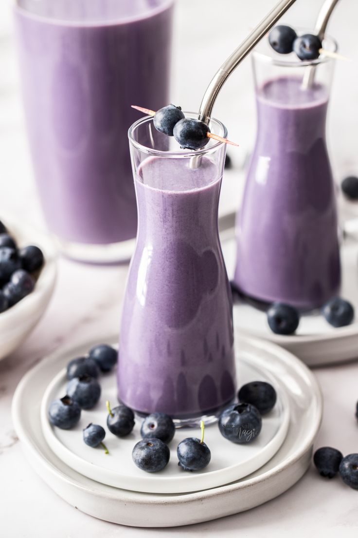 BASEBIJI's tweet photo. Tim Macha latte or Tim Blueberry milk? https://t.co/cJHTeD8Ucw