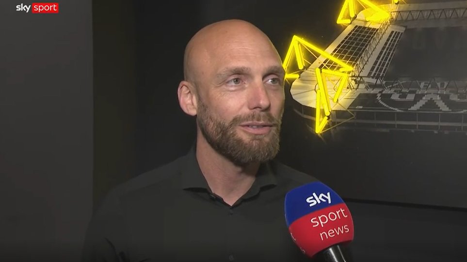 bvbnewsblog's tweet photo. Ole Book:
"Working in football isn’t particularly hard anyway; it’s sometimes tiring, sometimes really enjoyable – most days it brings a bit of joy, so I can’t say it’s going to be especially tough. We’re working hard."
🗞 @SkySportDE
#BVB https://t.co/PP89usnKU5